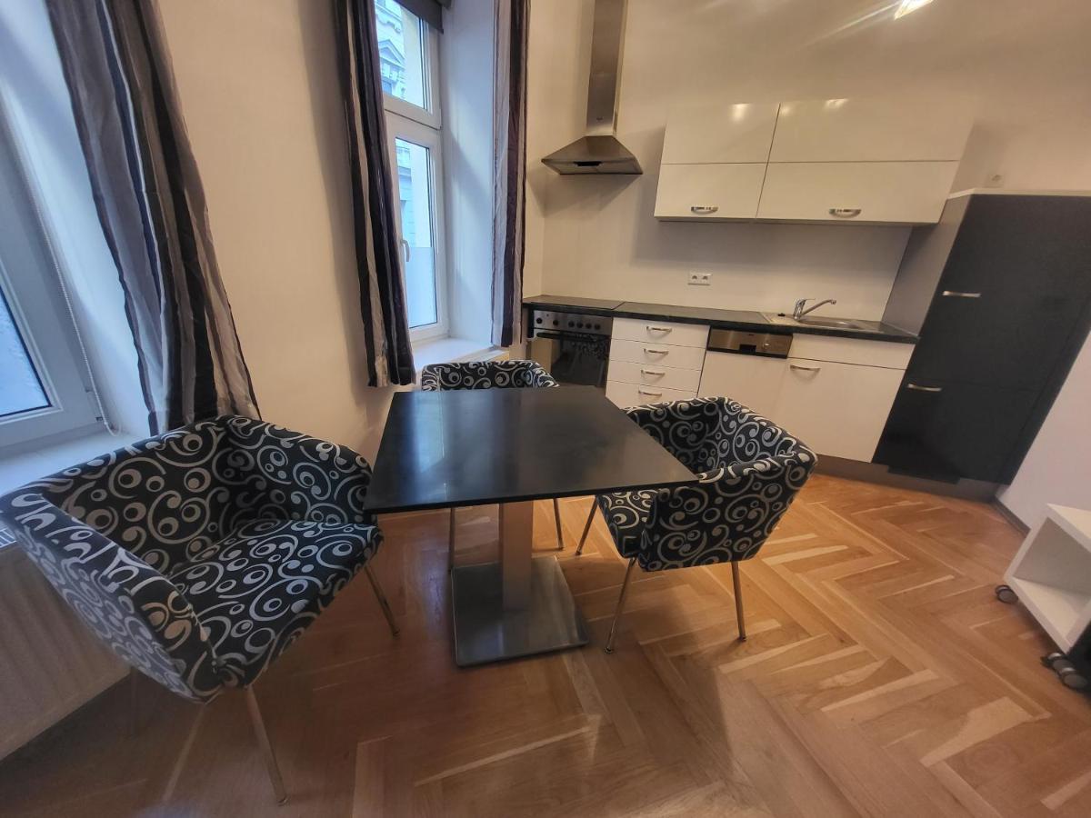 Cozynite Premium Apartment Hundertwasser Vienna Luaran gambar