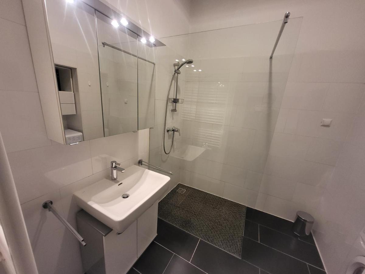 Cozynite Premium Apartment Hundertwasser Vienna Luaran gambar